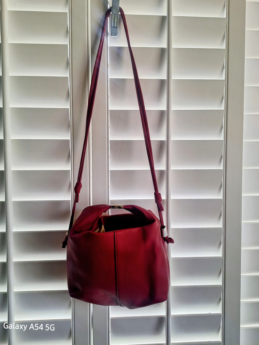 Women's Red Leather Shoulder Bag - Unbranded